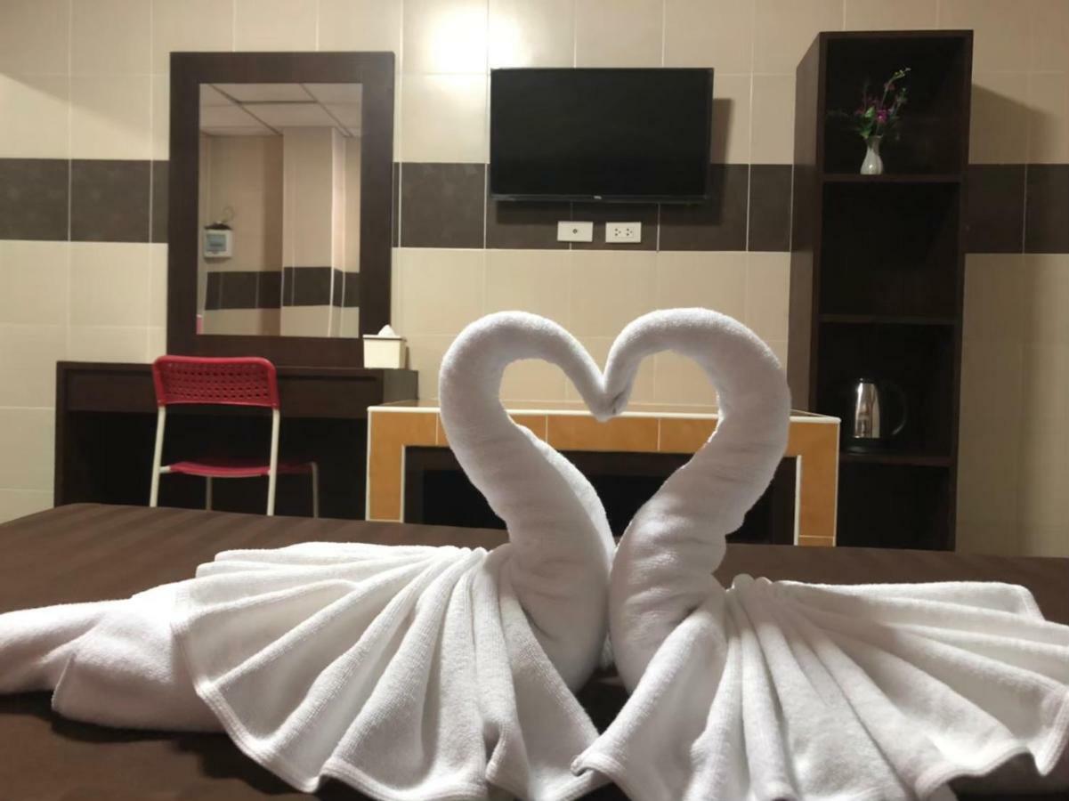 D5 Hotel สาขา มาบโป่ง Chonburi Exterior photo